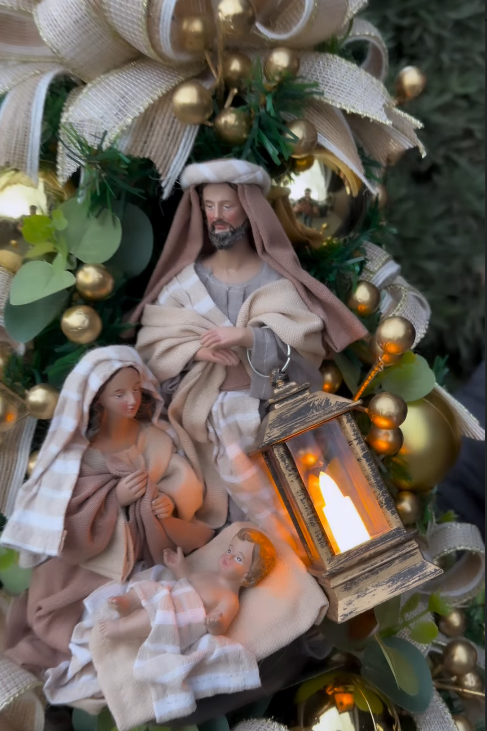 Mini Árvore com Sagrada Família Luz - detalhe