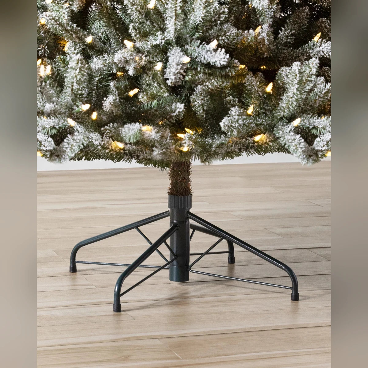 Árvore de Natal Pinheiro Azul Clássico Nevado