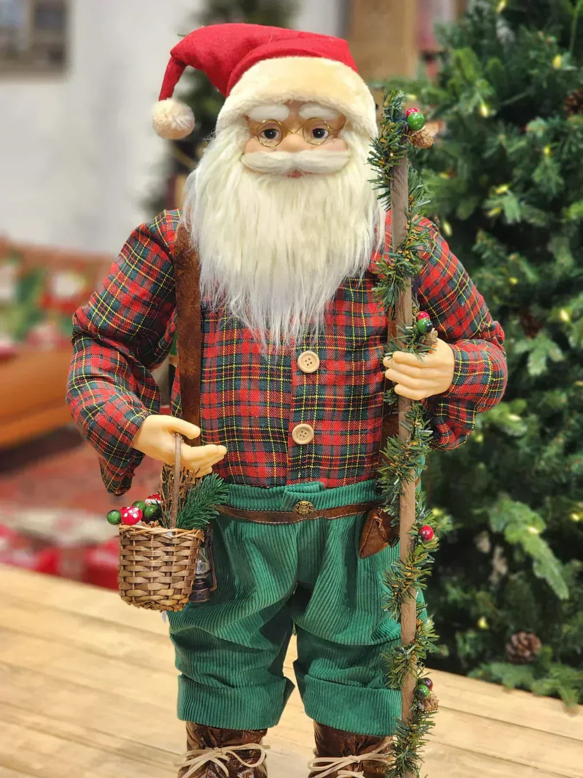 PAPAI NOEL EM PÉ XADREZ VERDE E VERMELHO 80CM