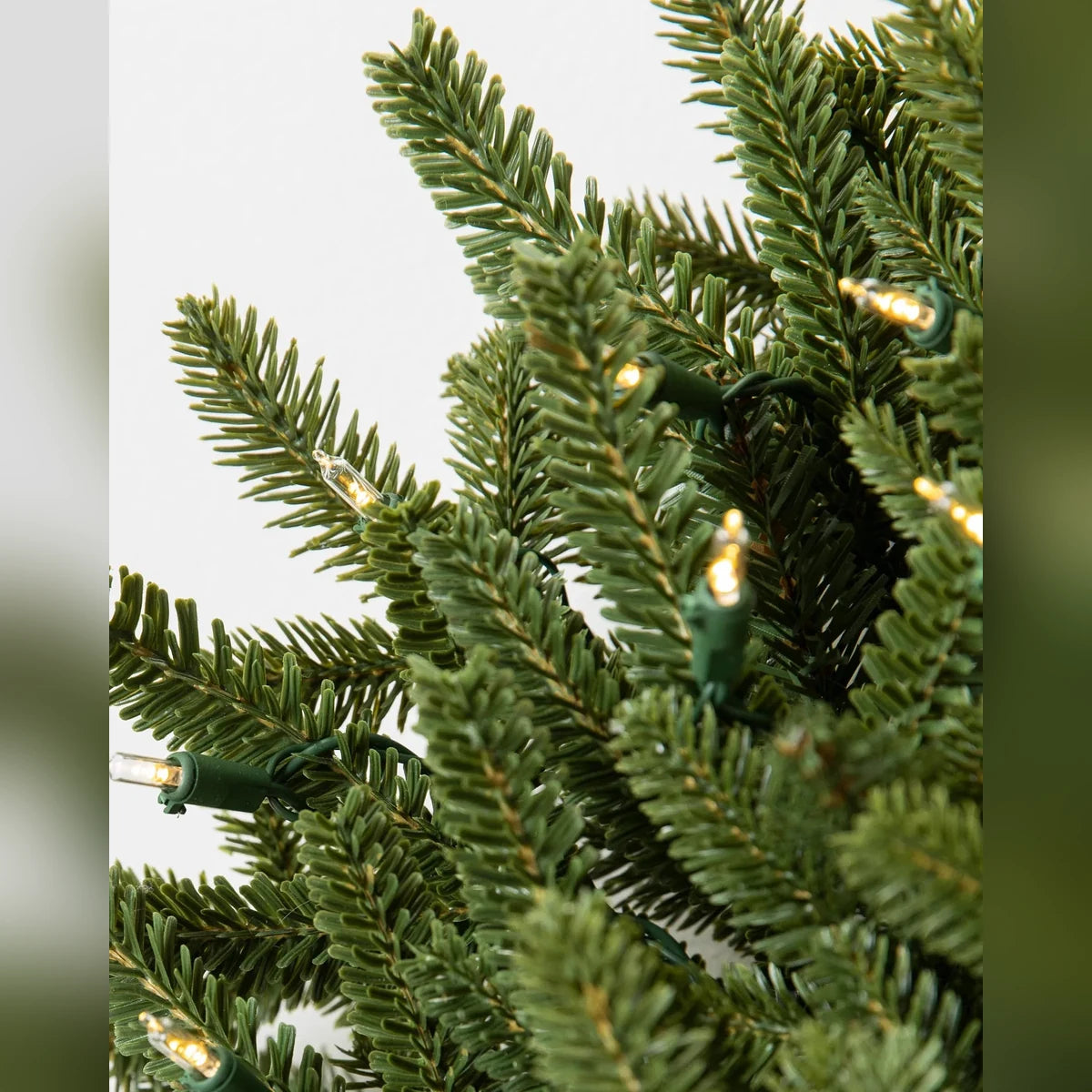 Festão Tradicional de Pinheiro Verde com LED