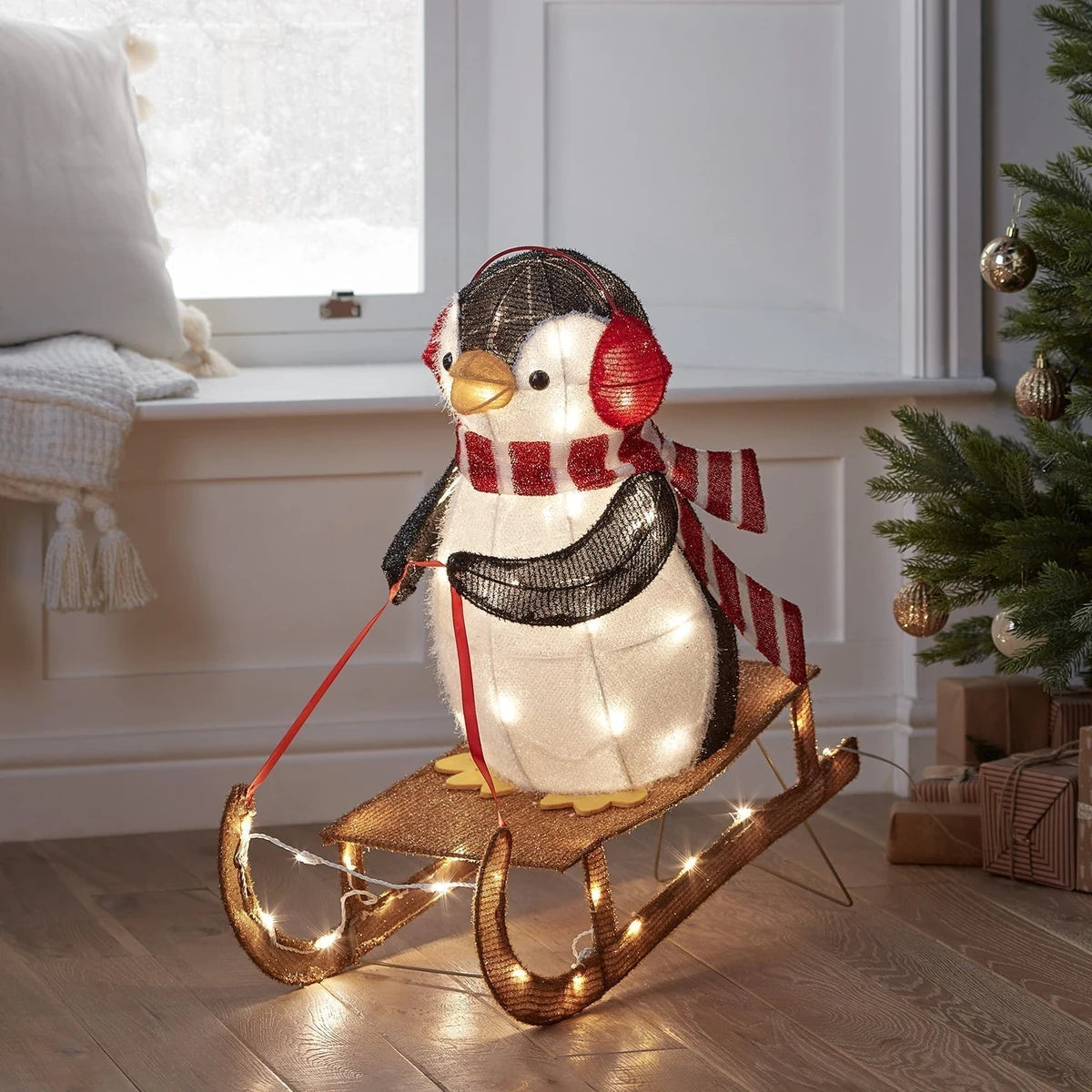 Figura de Natal Pinguim no Trenó Iluminado 66 cm – 60 LEDs Branco Quente