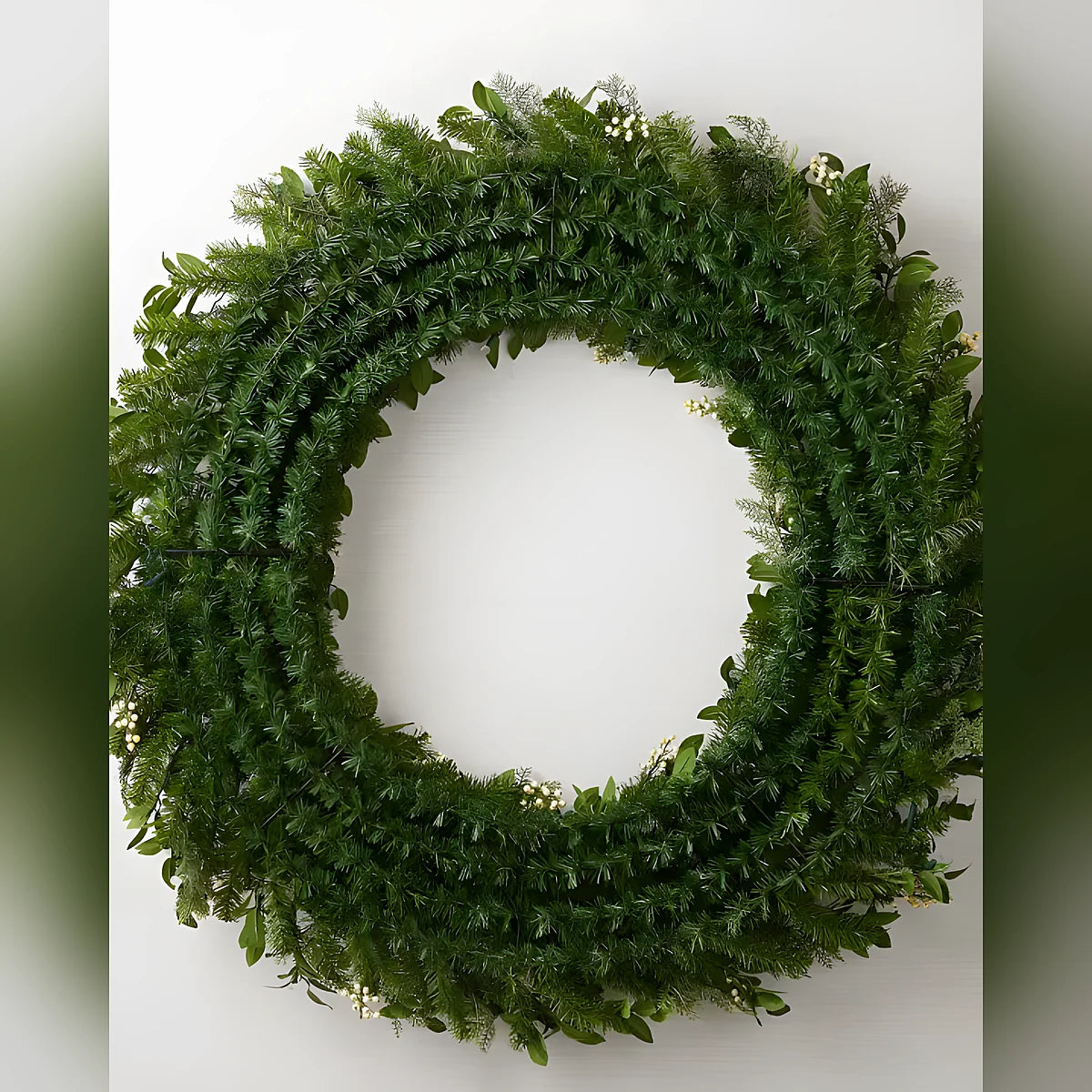 Guirlanda de Natal 90 cm com LED, Folhagens Verdes e Mini Frutas Claras