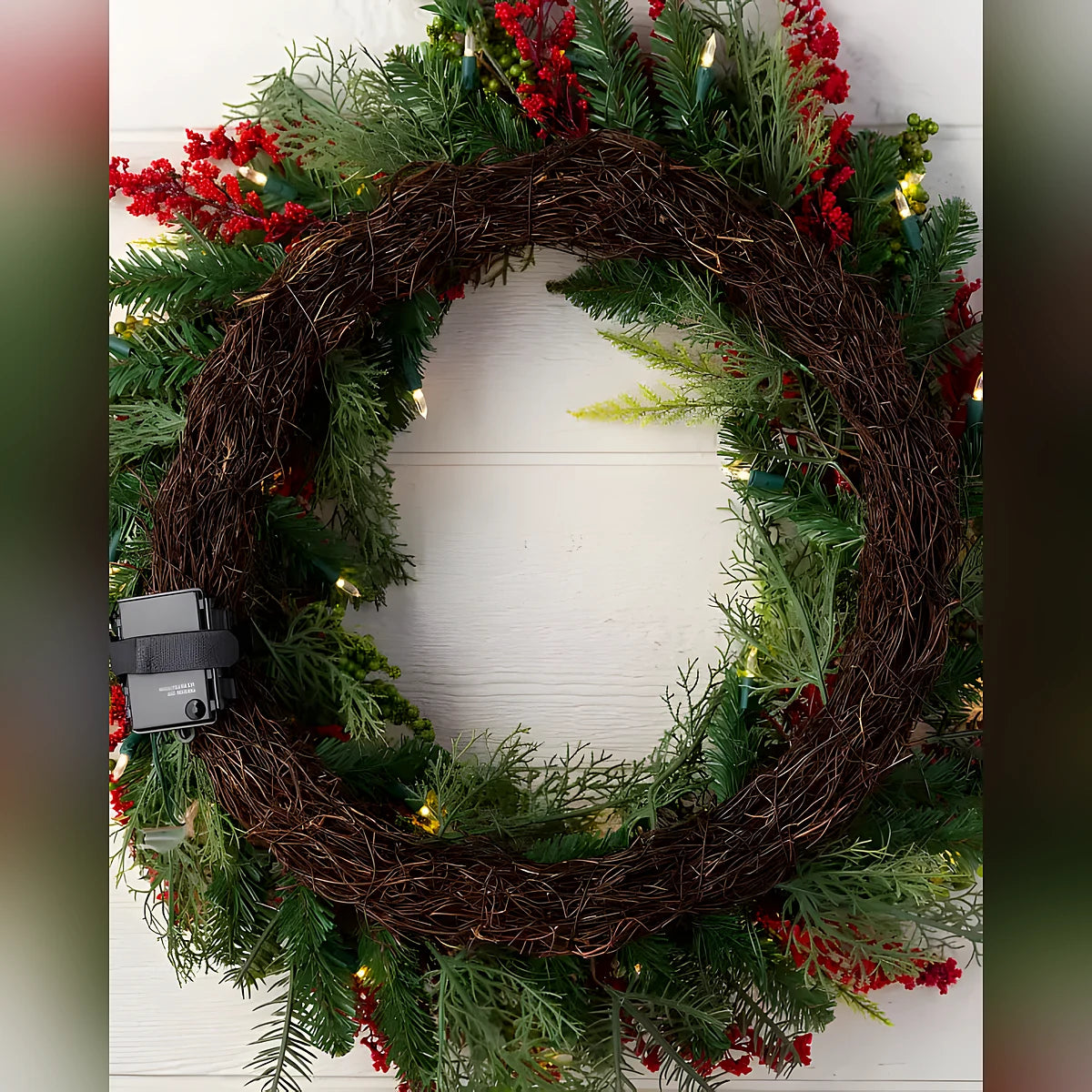 Guirlanda de Natal 90 cm com LED e Galhos de Frutinhas Vermelhas