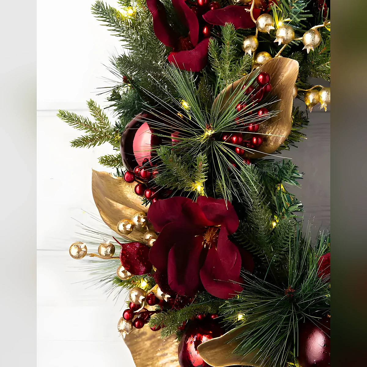 Guirlanda de Natal 90 cm com LED, Magnólias Vermelhas e Folhagens Douradas