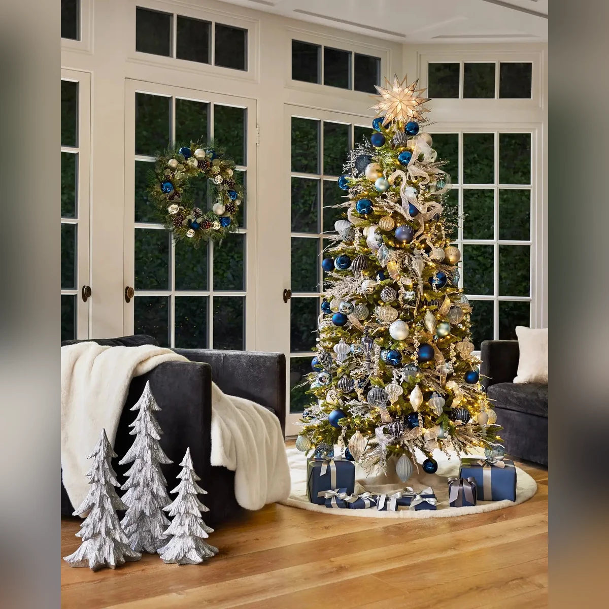 Kit 32 Enfeites para Árvore de Natal Azul, Branco e Prata – Coleção Inverno Elegante