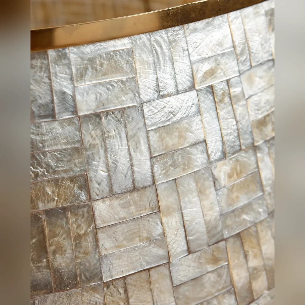 Saia Rígida para Árvore de Natal em Mosaico Perolado com Acabamento Dourado